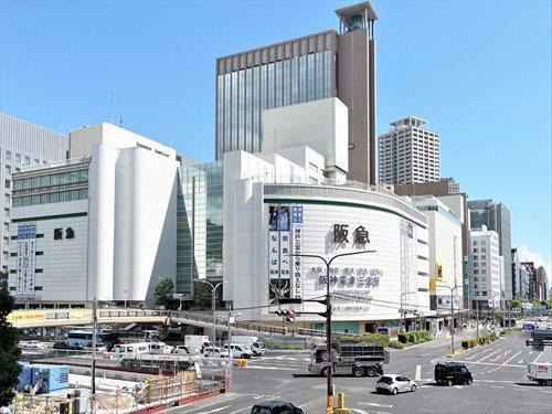 阪神電車　神戸三宮駅 560m