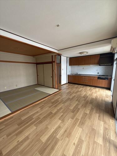 LDK約16帖（LDKに畳コーナー含む）