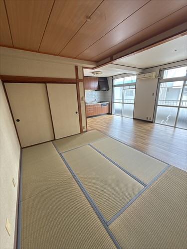 LDK約16帖（LDKに畳コーナー含む）