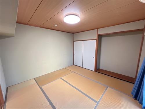 約8帖和室（動産類は価格に含みません）