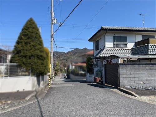 北西側前面道路（2026年3月撮影）