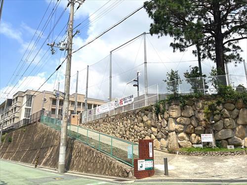 神戸市立御影北小学校1240m徒歩16分 神戸市立御影北小学校1240m徒歩16分