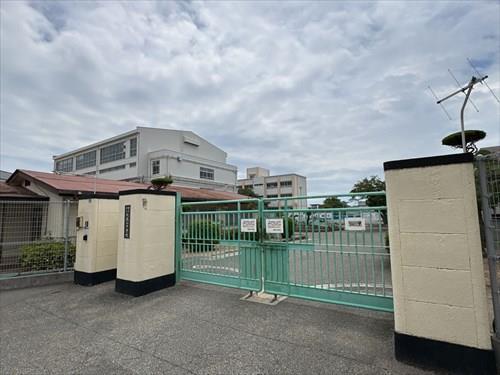 神戸市立歌敷山中学校（徒歩8分）