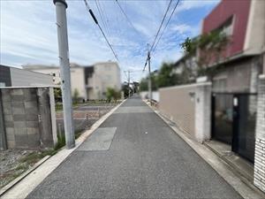 北側前面道路