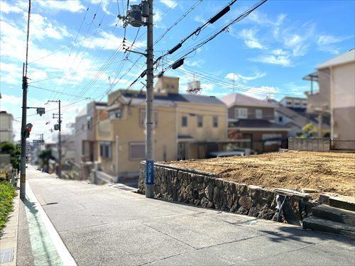 前面道路含む現地写真③