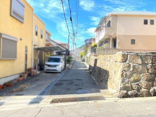 前面道路含む現地写真⑤
