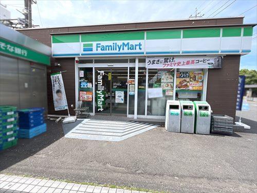 ファミリーマート江戸川台駅東口店920m
