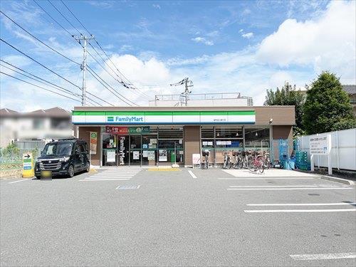 ファミリーマート調布品川通り店210m