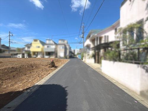 北東側道路（2024年9月撮影）