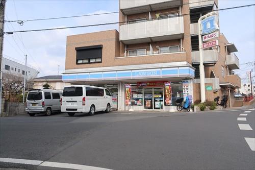 ローソン柏増尾駅前店まで640m