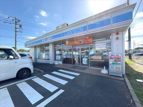 ローソン柏布施店 620m