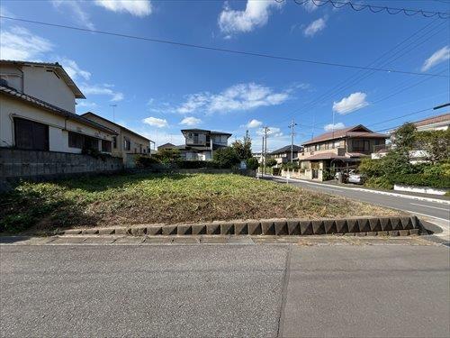 南東側前面道路