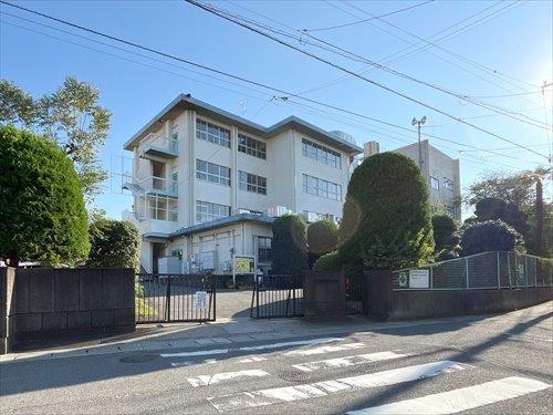 松戸市立松ヶ丘小学校 440m