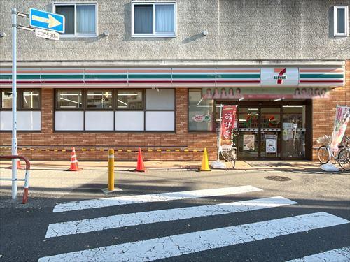 セブンイレブン松戸上本郷駅前店 550m