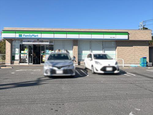 ファミリーマート柏松ヶ崎店 300m