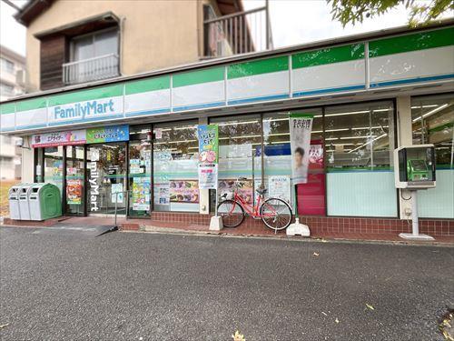 ファミリーマートむらた小金原店 720m