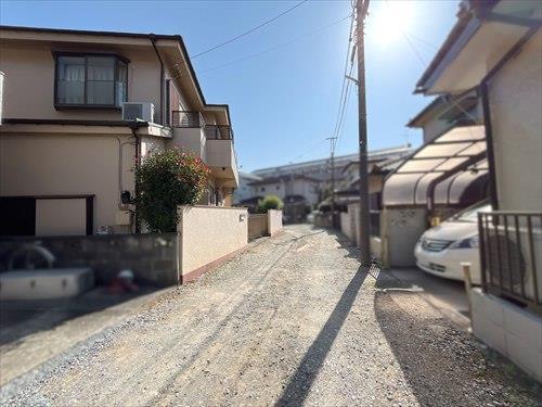 前面道路（2025年11月撮影）