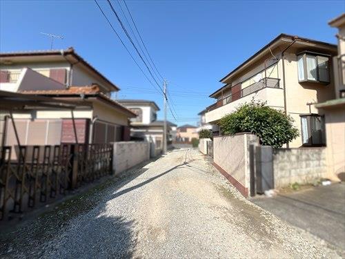 前面道路（2025年11月撮影）