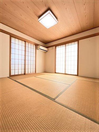 1階和室(約8帖)