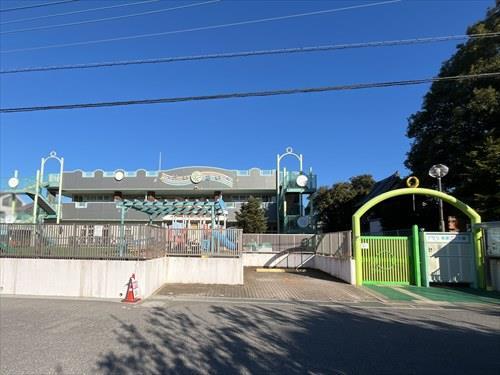 恵愛こども園 890m