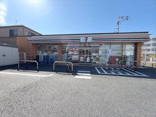 セブンイレブン江戸川篠崎4丁目店660m