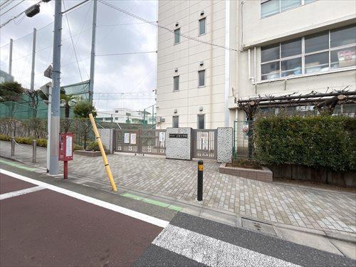 世田谷区立三宿小学校170m