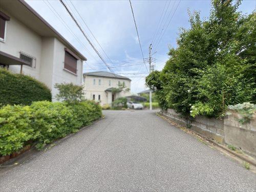 側面道路（2026年5月撮影）