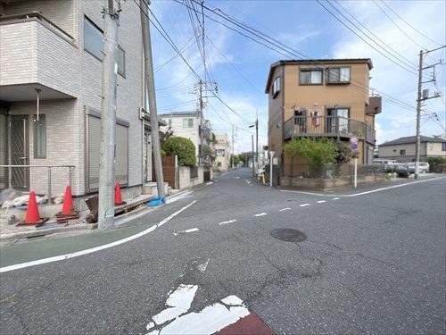 前面道路（2026年4月撮影）