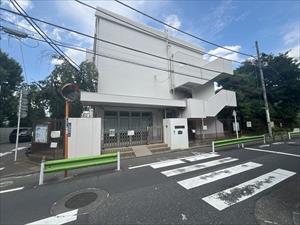 青南幼稚園まで160ｍ