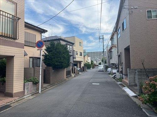 前面道路(2026年8月下旬撮影) 前面道路(2026年8月下旬撮影)