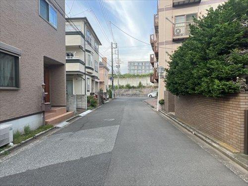 前面道路(2026年8月下旬撮影) 前面道路(2026年8月下旬撮影)