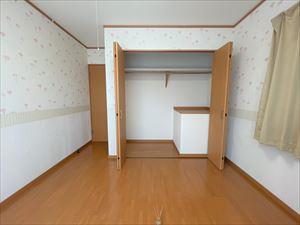 ２階洋室約５．８帖