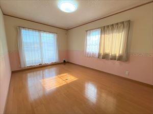 ２階洋室約８．８帖