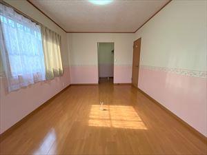 ２階洋室約８．８帖
