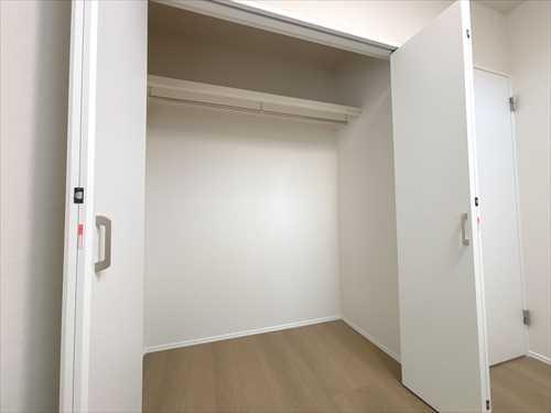 洋室（約4.5帖）クローゼット