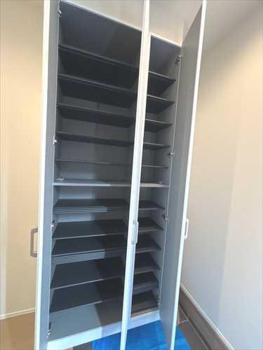 下駄箱（2025年8月23日撮影）