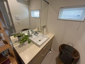 2階　洗面化粧台