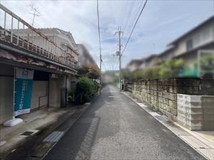 東側前面道路