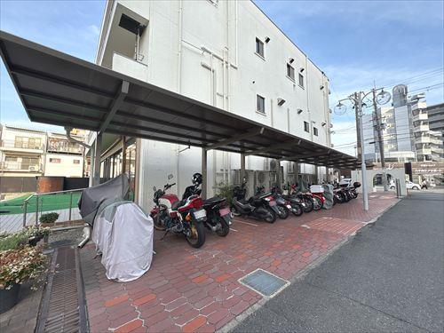 バイク置き場