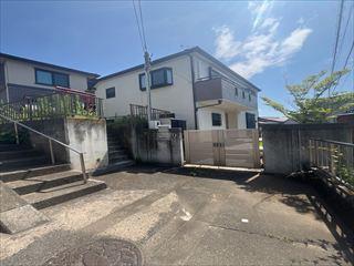 西側前面道路（2026年7月撮影）