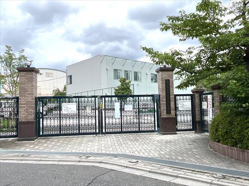 さいたま市立仲本小学校 670m