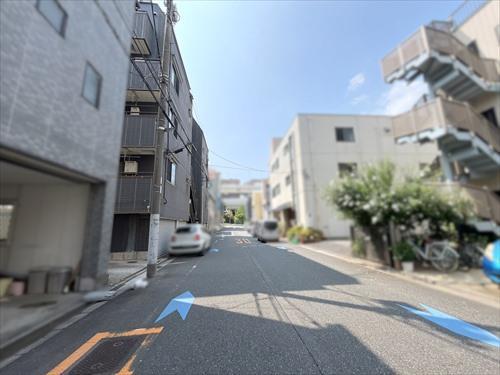 前面道路（2025年8月撮影）