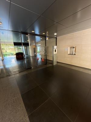 ウエストアリーナエントランス