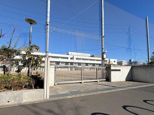 江戸川区立第二葛西小学校 550m