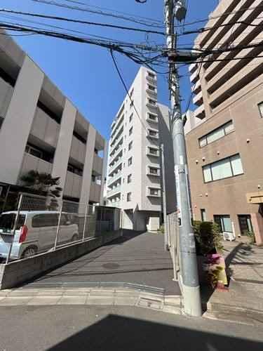 外観：サブエントランス側