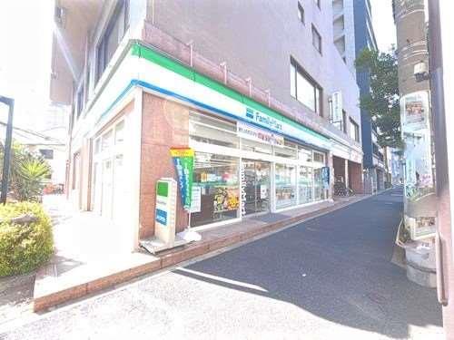 ファミリーマートまで30ｍ