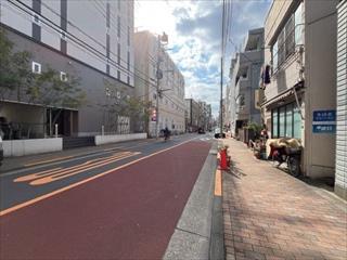 前面道路（北西側）