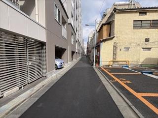 前面道路（南東側）