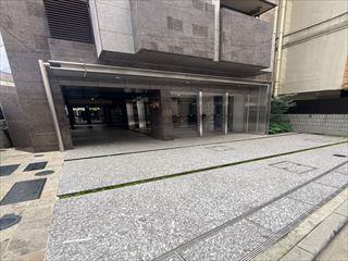 エントランス（2026年6月撮影）