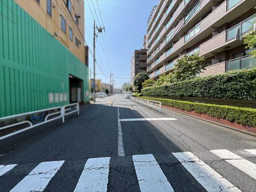 前面道路（2026年8月撮影）